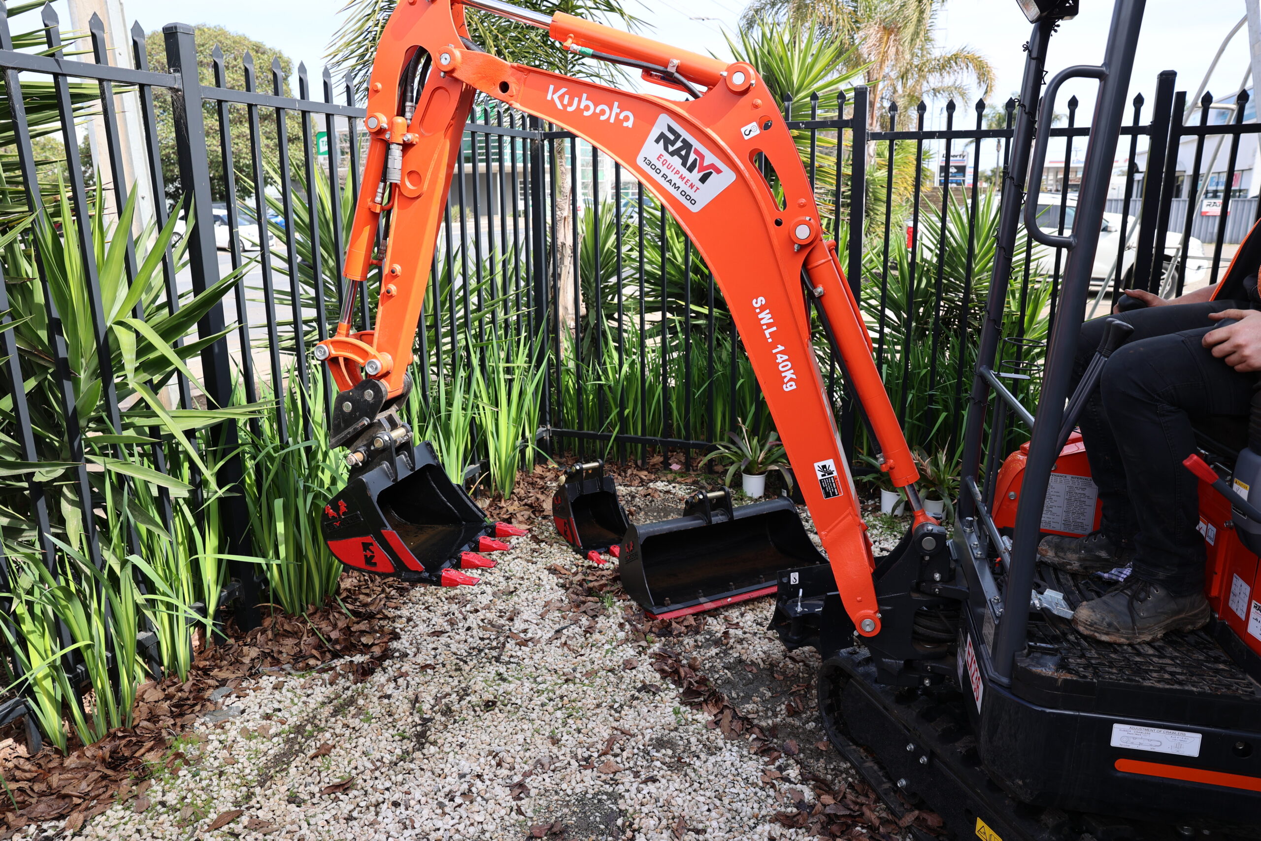 Kubota U17-3 (1)