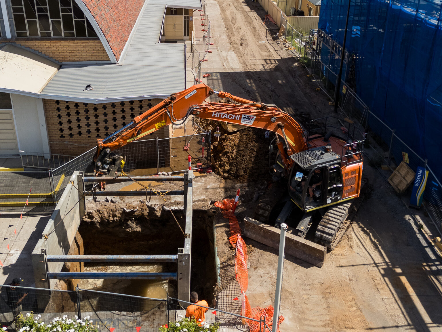 Hitachi 14 Tonne Excavator