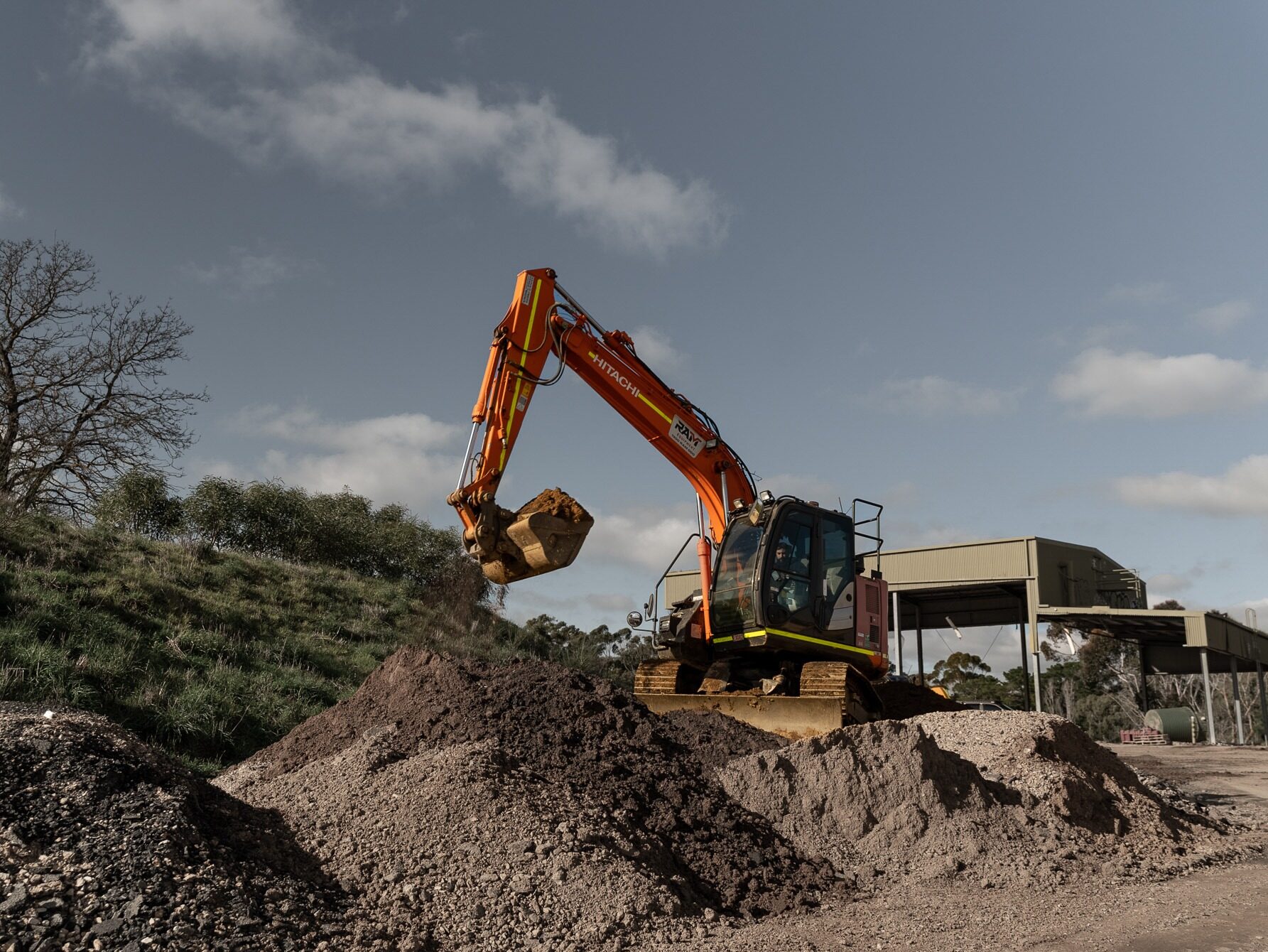 Hitachi 13.5 tonne Excavator
