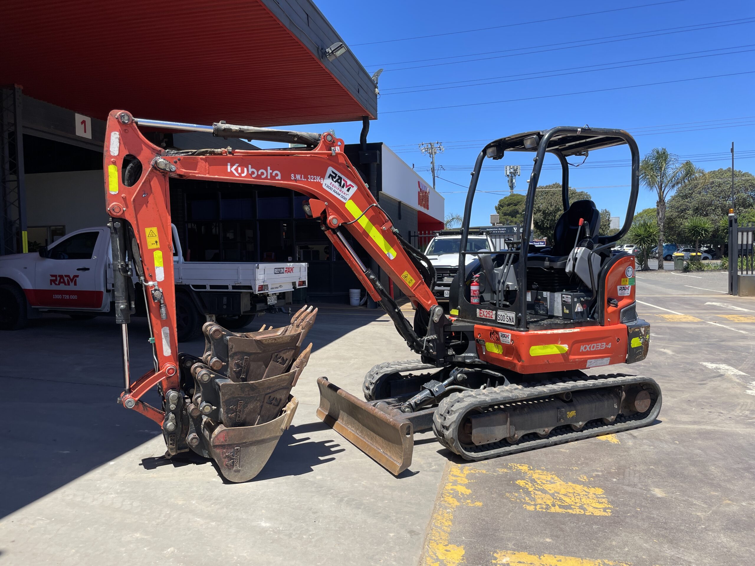 Kubota KX033-4 (2) Kubota 3 tonne excavator