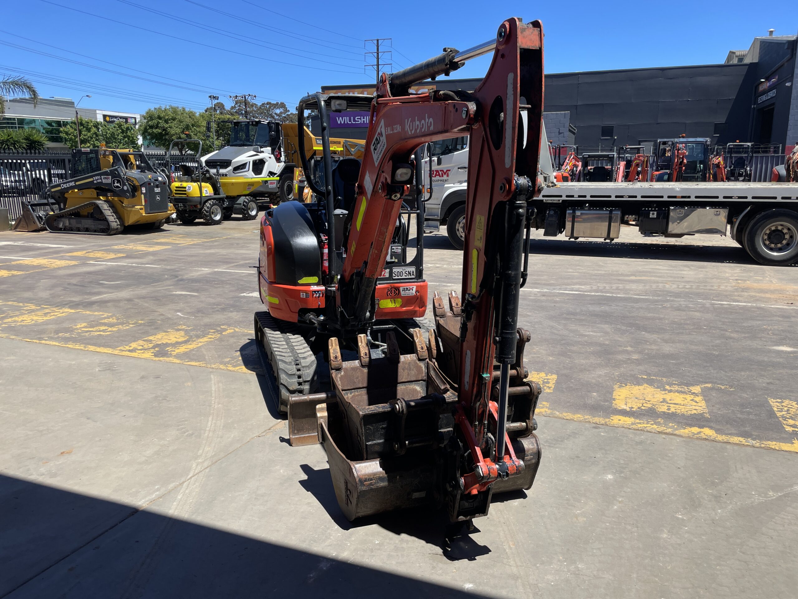 Kubota KX033-4 (3) Kubota 3 tonne excavator