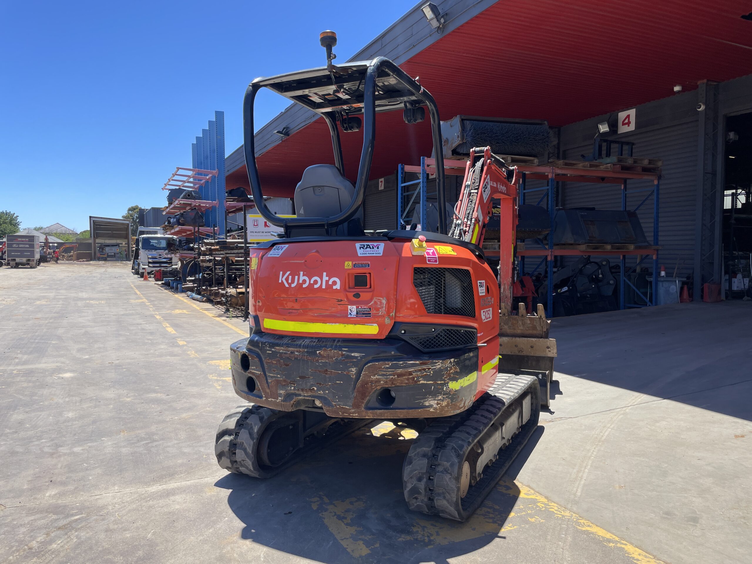 Kubota KX033-4 (5) Kubota 3 tonne excavator