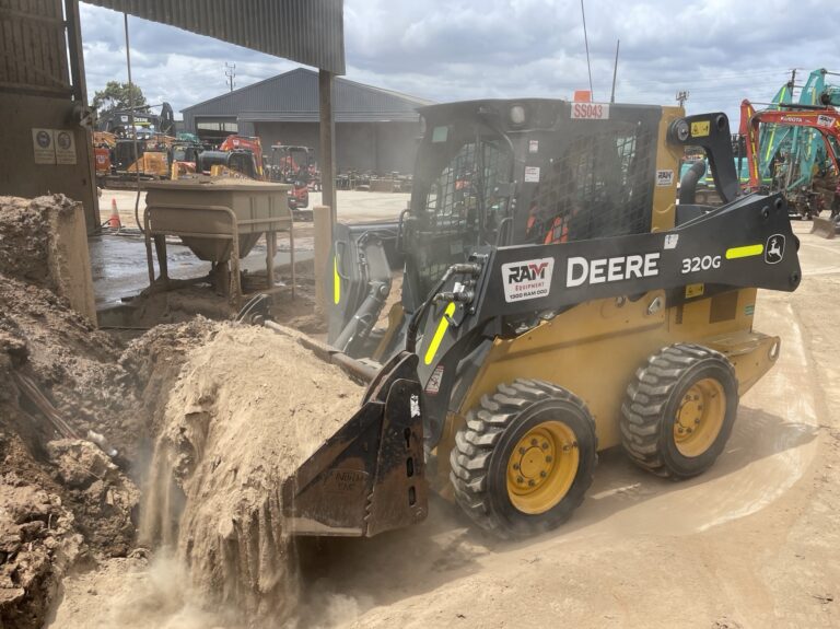John Deere 3.5 tonne Skid Steer