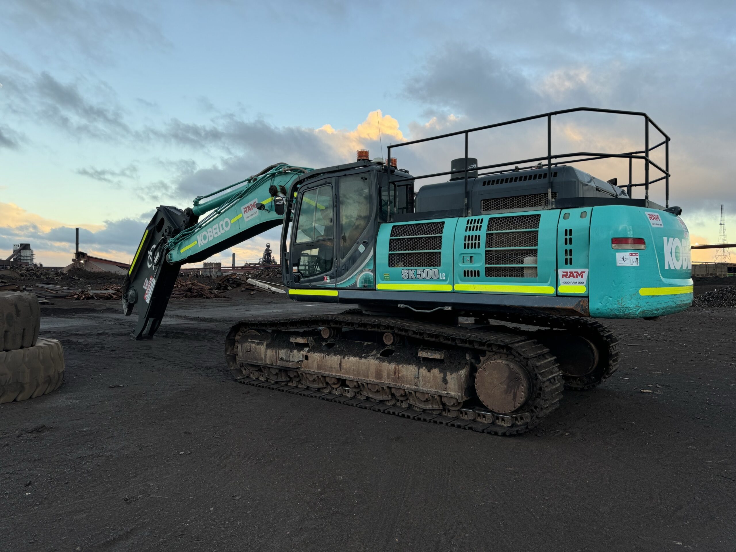 Kobeco SK500LC-10 (3) Kobelco 50 Tonne Excavator