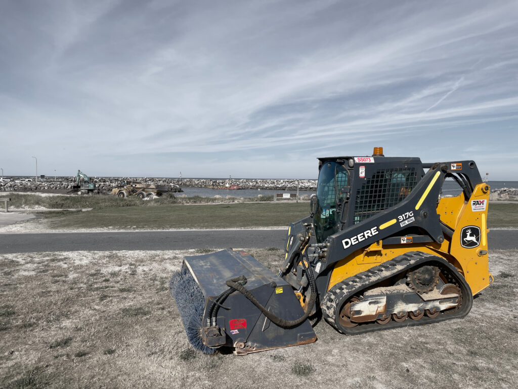 John Deere Skid Steer (4T) RAM Equipment