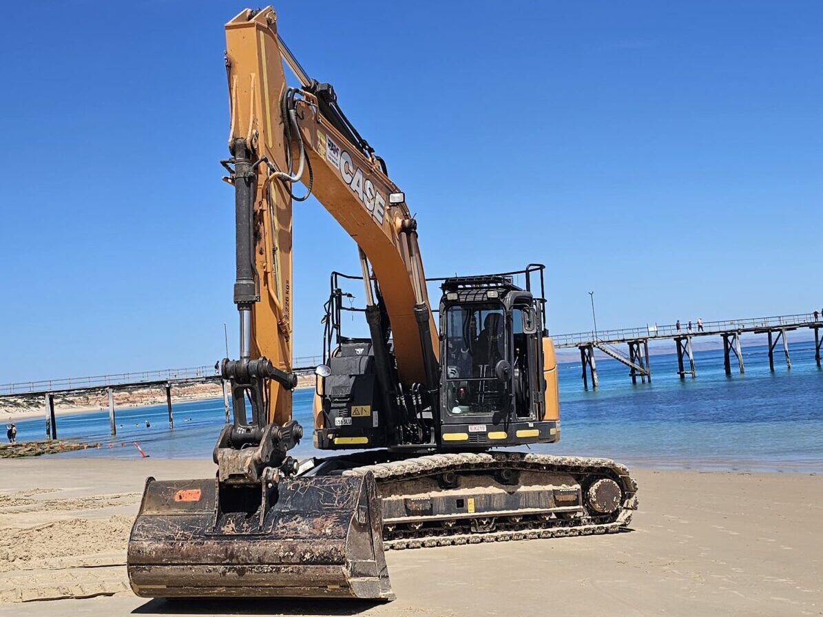 CASE CX235SR (1) Case Excavator