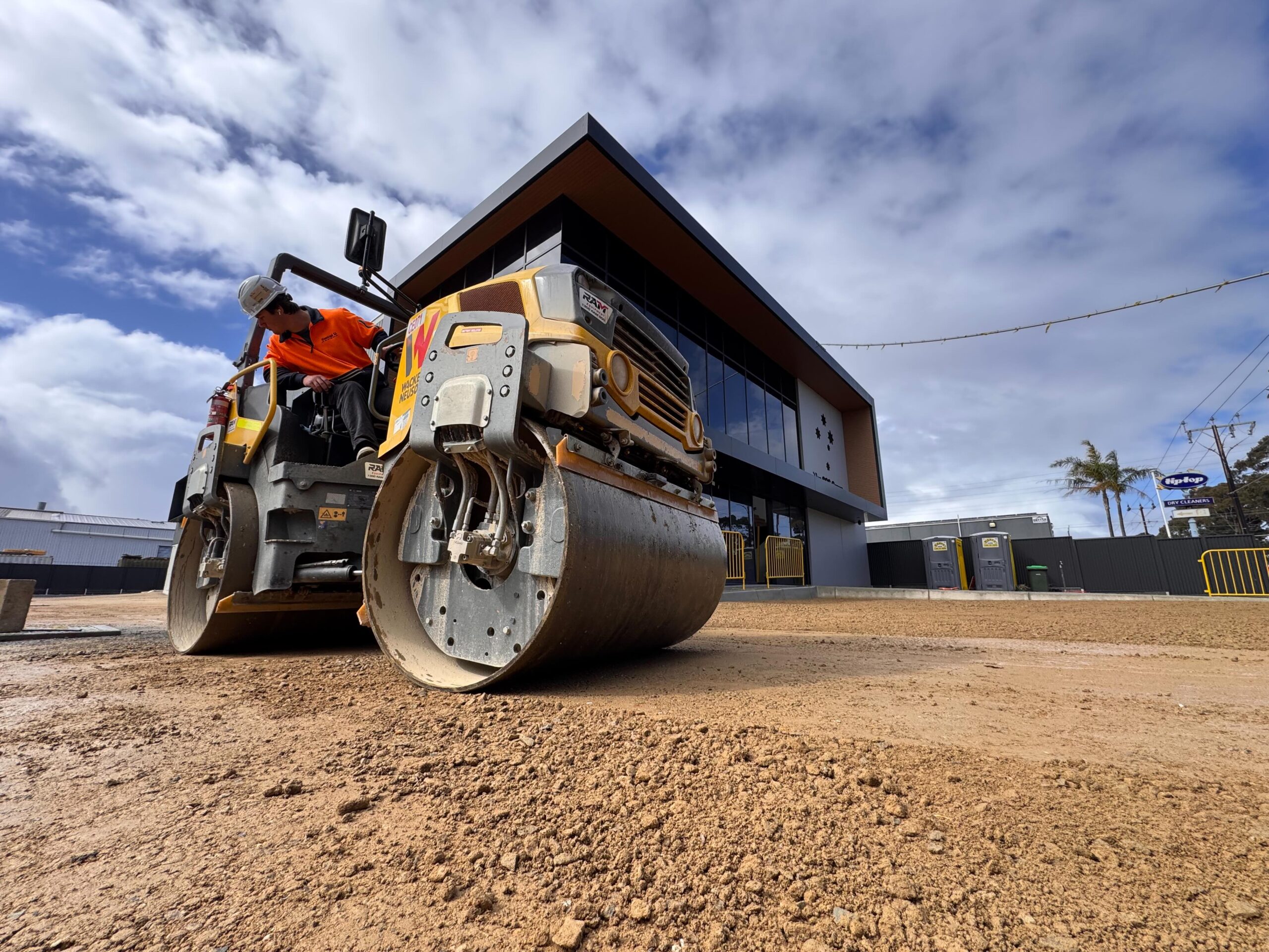 5WN RD45-100 (4) Wacker Neuson Roller