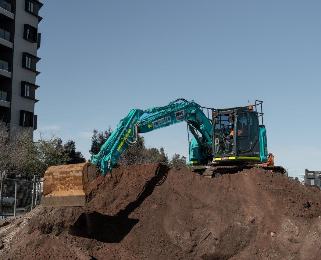 Kobelco Excavator (15T)