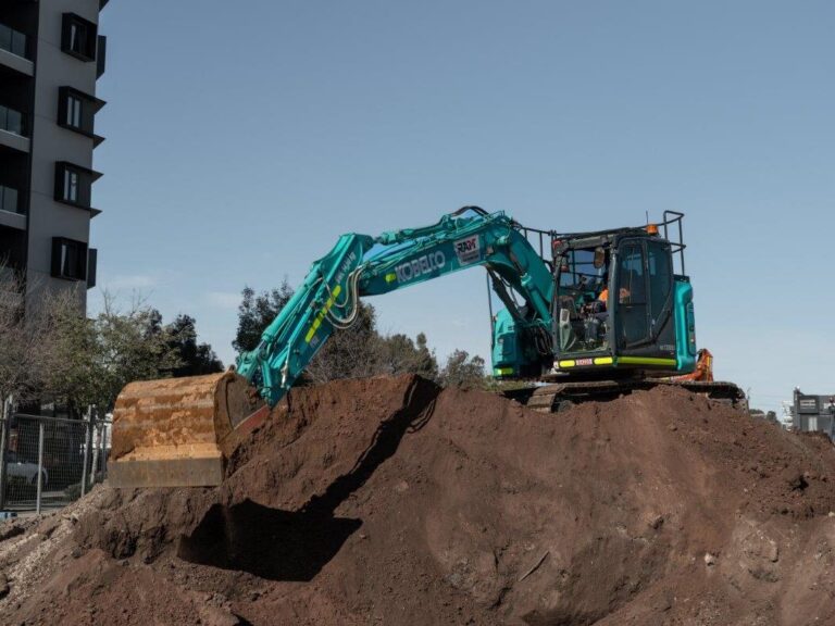 Kobelco Excavator (15T)