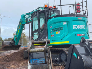 Kobelco Excavator (15T)