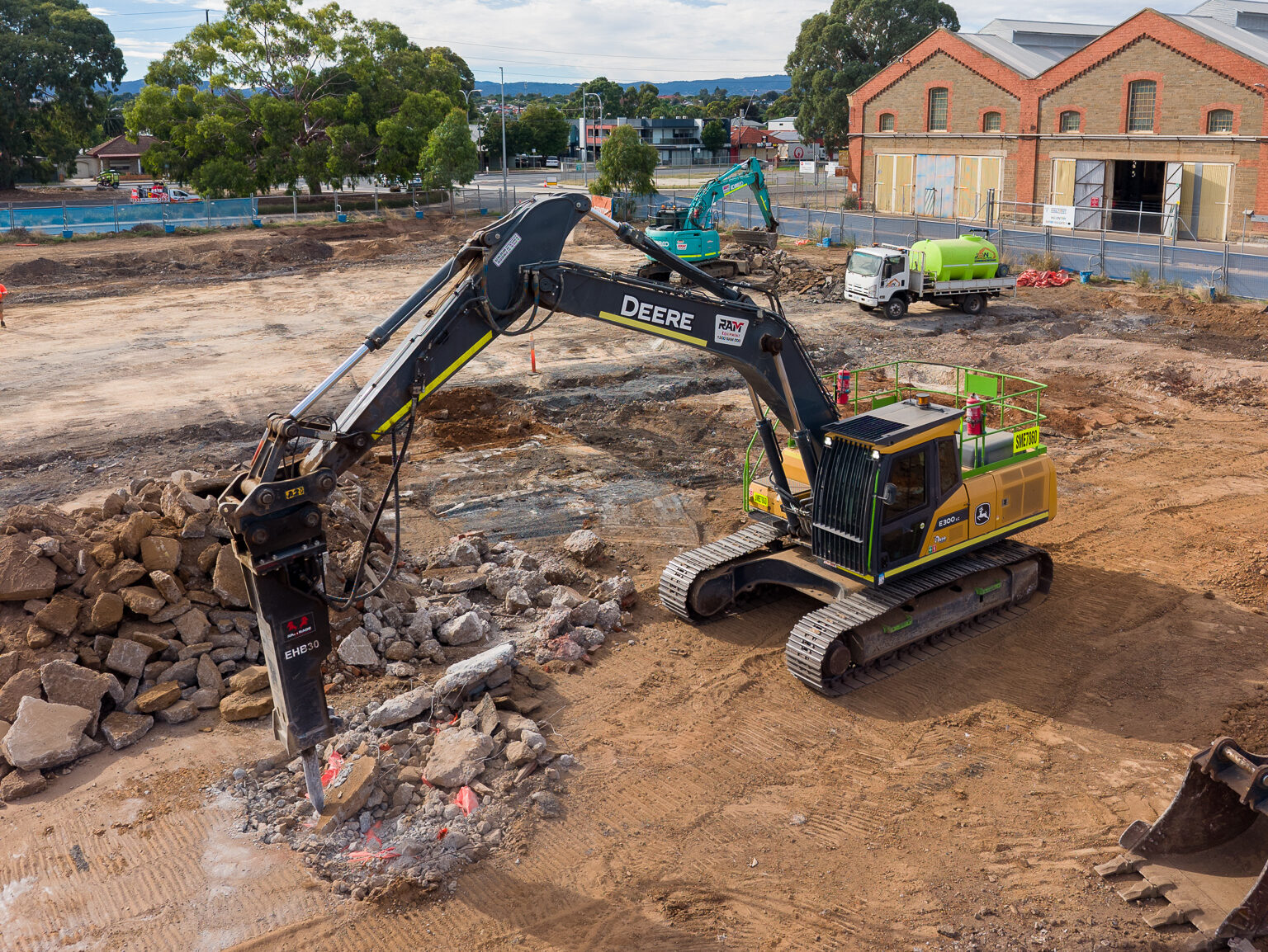 default John Deere Excavator (33T)