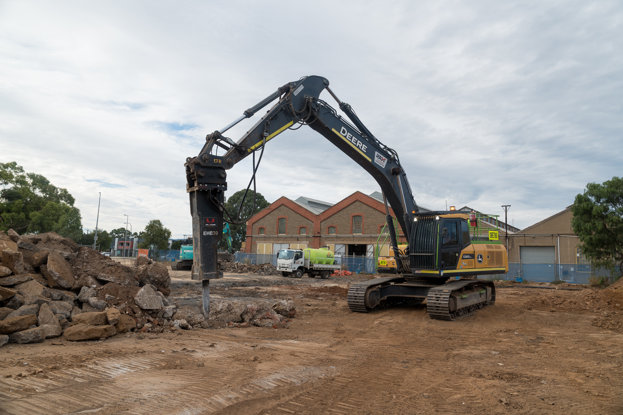 RAMRADE Rock Breaker by Everdigm (EHB30) (9) John Deere Excavator (33T)