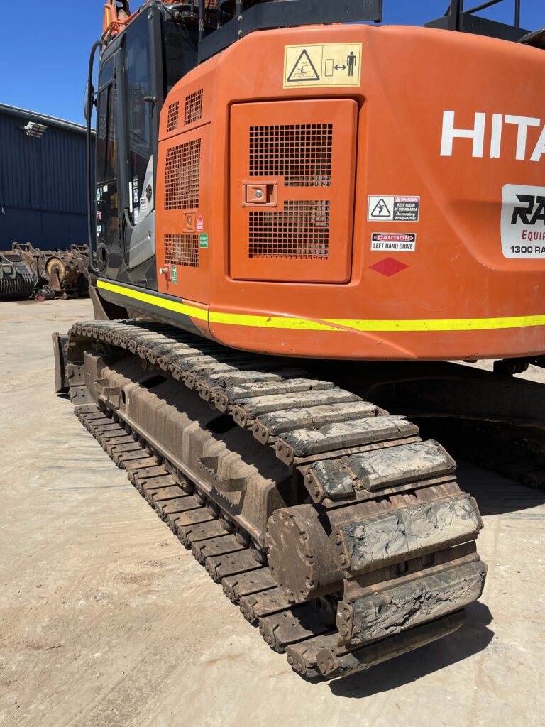 Hitachi ZX225US-5B Excavator (EX067)