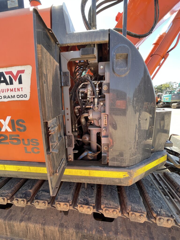 Hitachi ZX225US-5B Excavator (EX067)