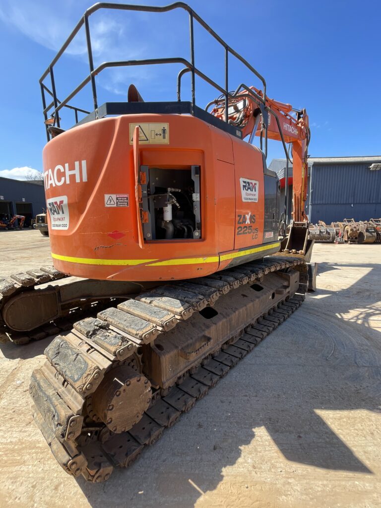 Hitachi ZX225US-5B Excavator (EX067)