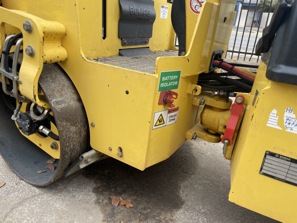 2018 Bomag BW100ADM-5 Roller (CE014)
