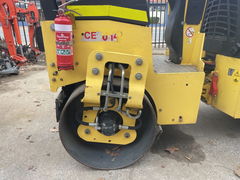 2018 Bomag BW100ADM-5 Roller (CE014)