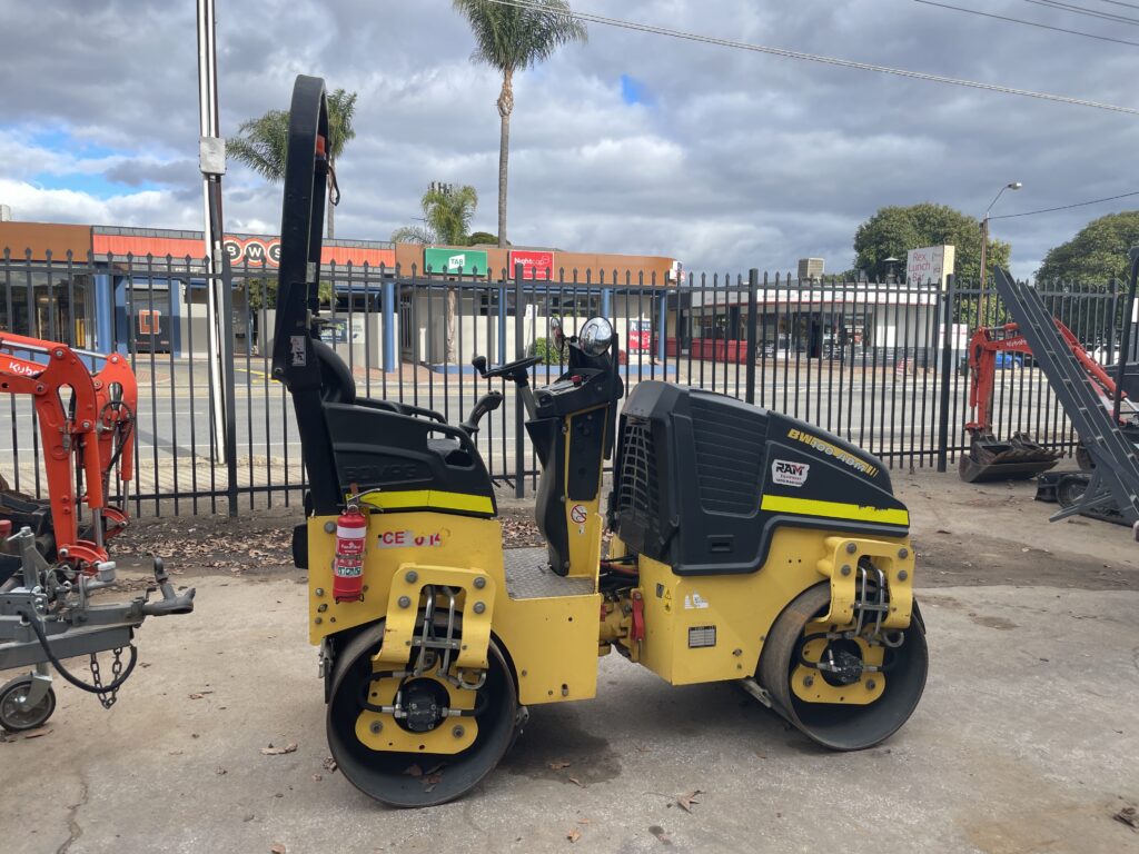 2018 Bomag BW100ADM-5 Roller (CE014)