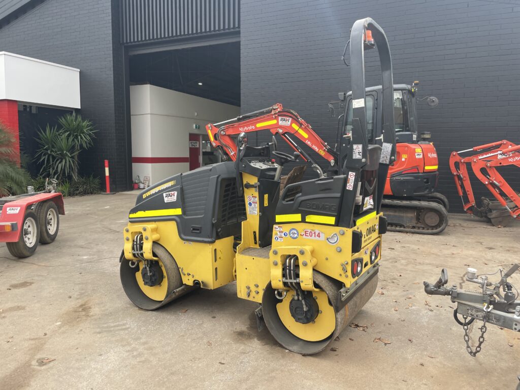 2018 Bomag BW100ADM-5 Roller (CE014)