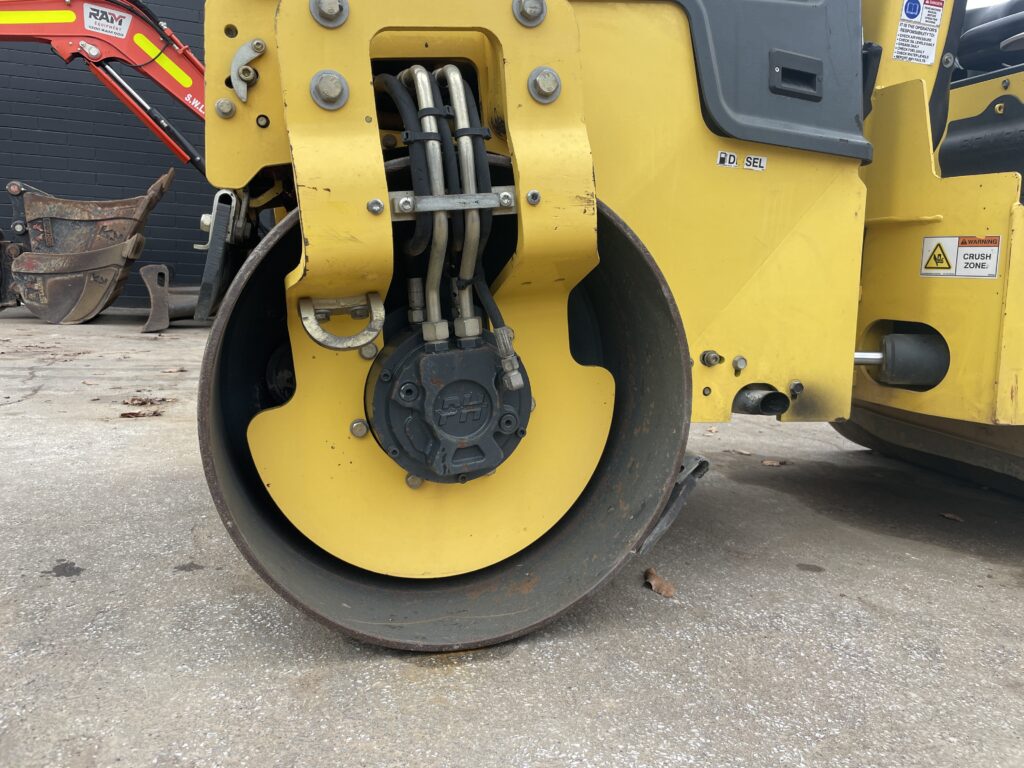 2018 Bomag BW100ADM-5 Roller (CE014)