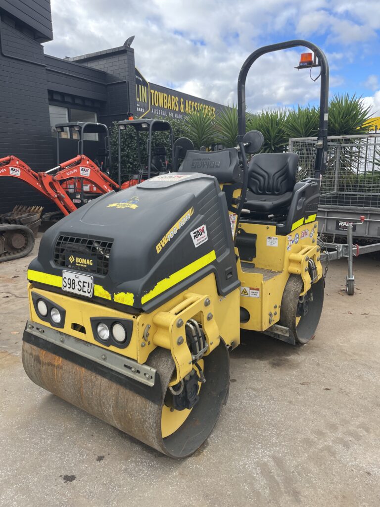 2018 Bomag BW100ADM-5 Roller (CE014)