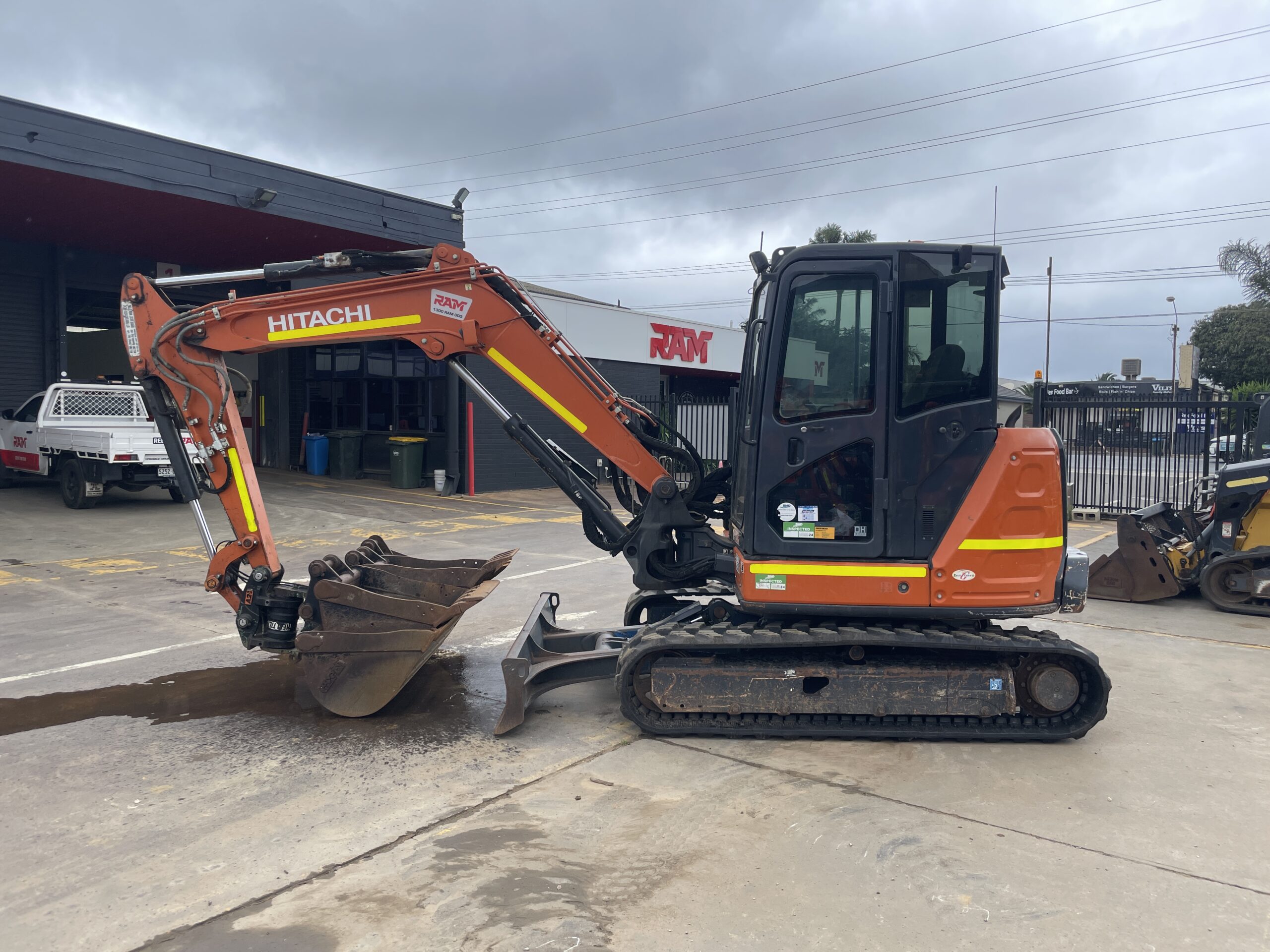 20251026_231322751_iOS 2021 Hitachi ZX65USB-5A Excavator (EX175)