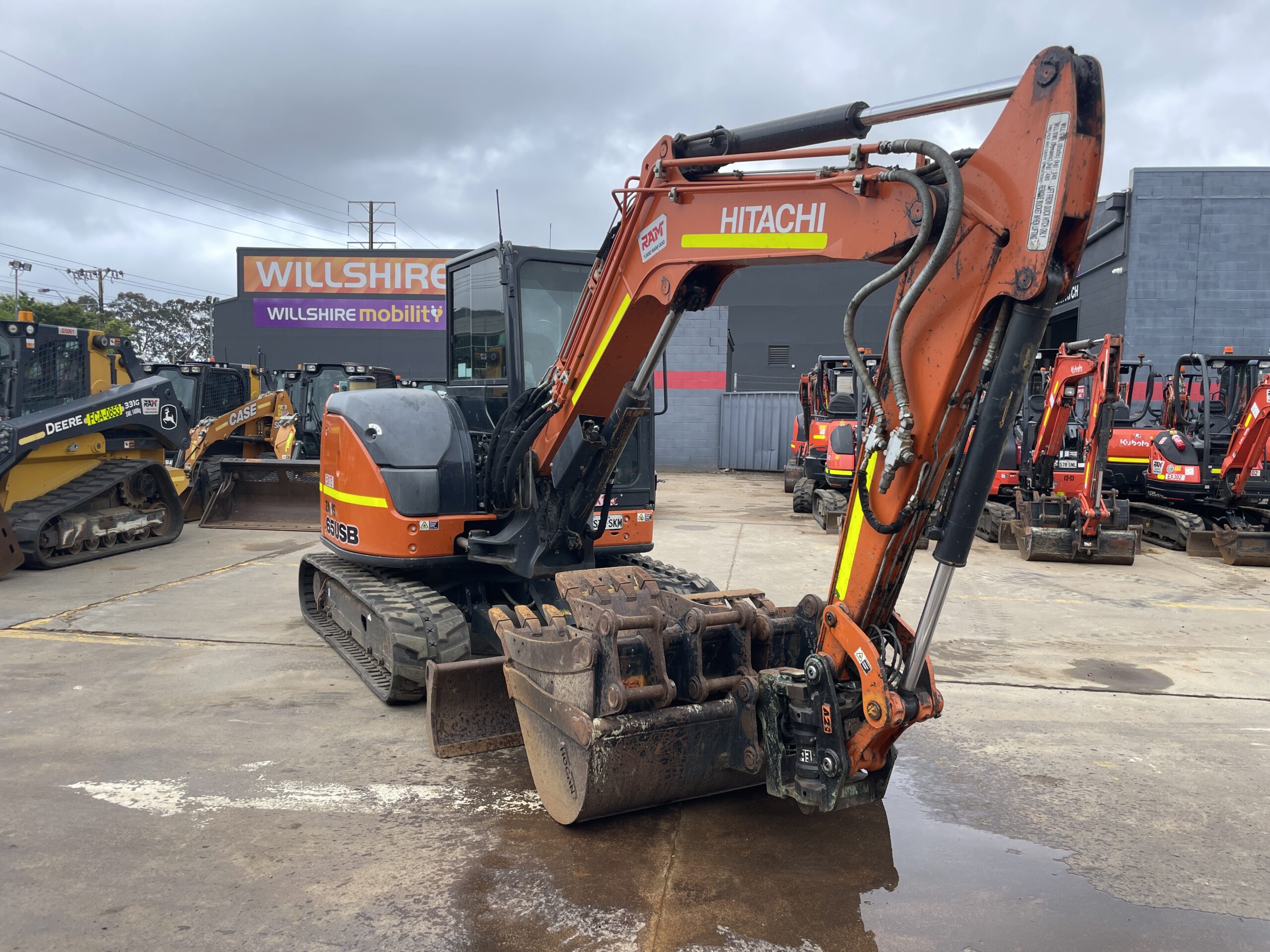 20251026_231342276_iOS 2021 Hitachi ZX65USB-5A Excavator (EX175)
