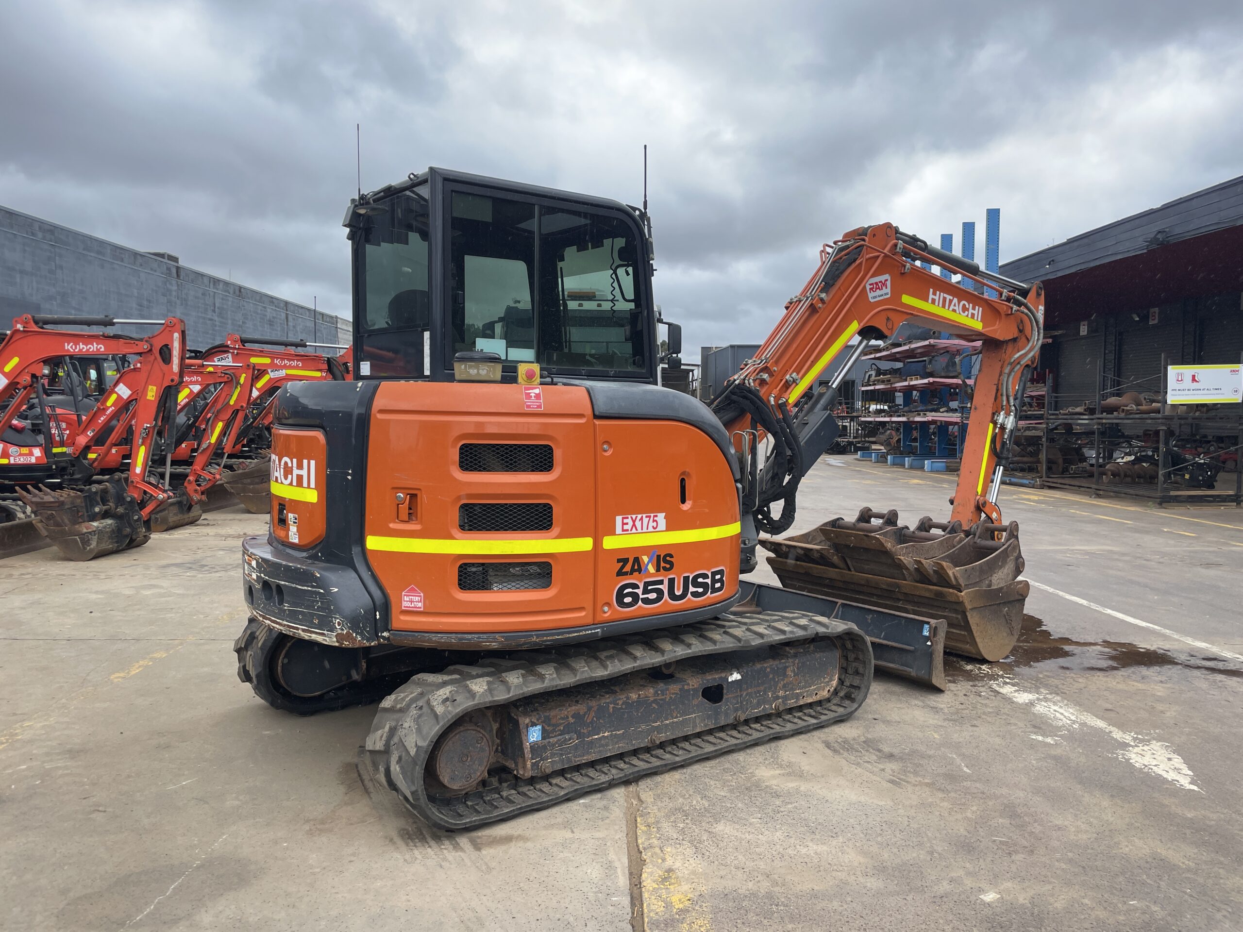 20251026_231357065_iOS 2021 Hitachi ZX65USB-5A Excavator (EX175)