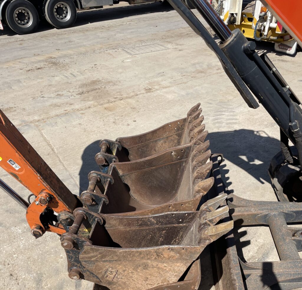 2020 Hitachi ZX65USB-5A excavator (EX130)