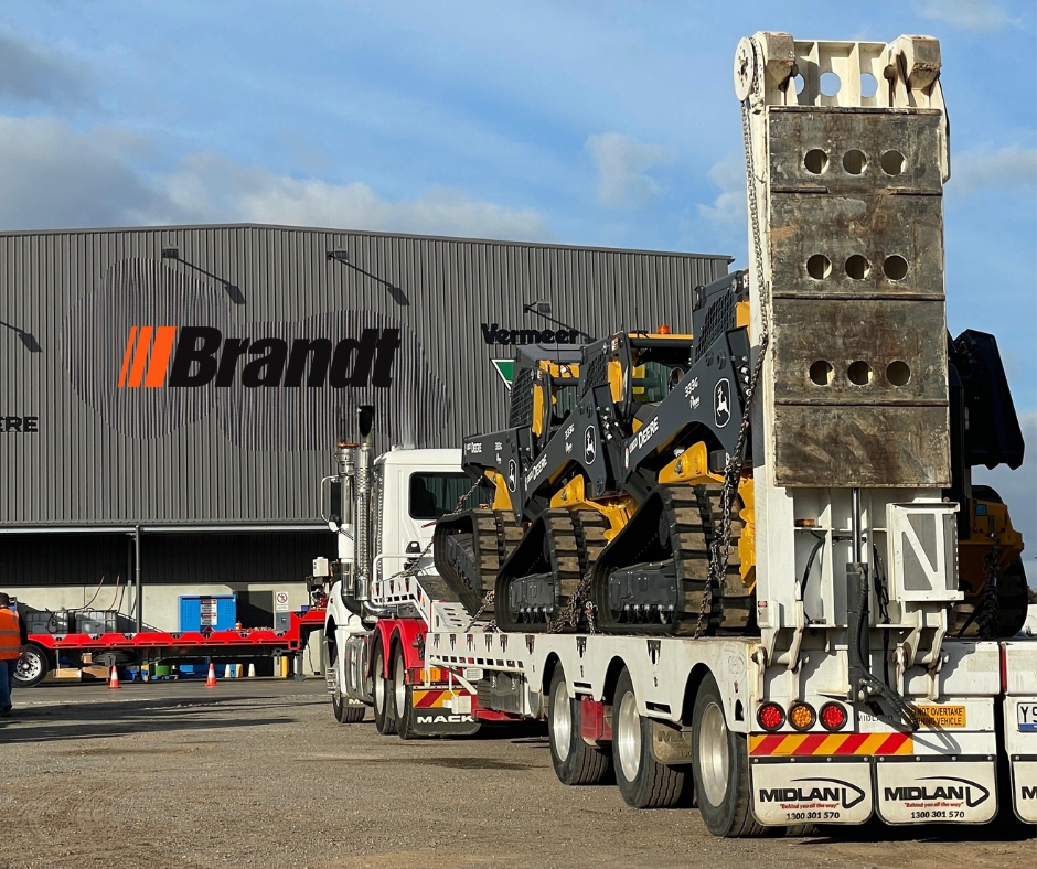 Deere 333G Track Loader (2) Deere Skid Steer (6T)
