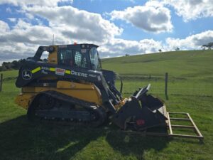 John Deere Skid Steer (6T)