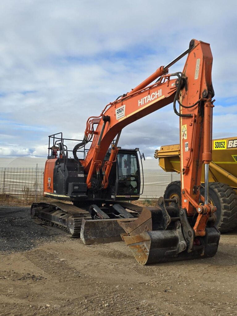 2018 Hitachi ZX225US-5B Excavator (EX091)