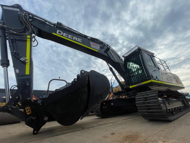 John Deere Excavator (21T)