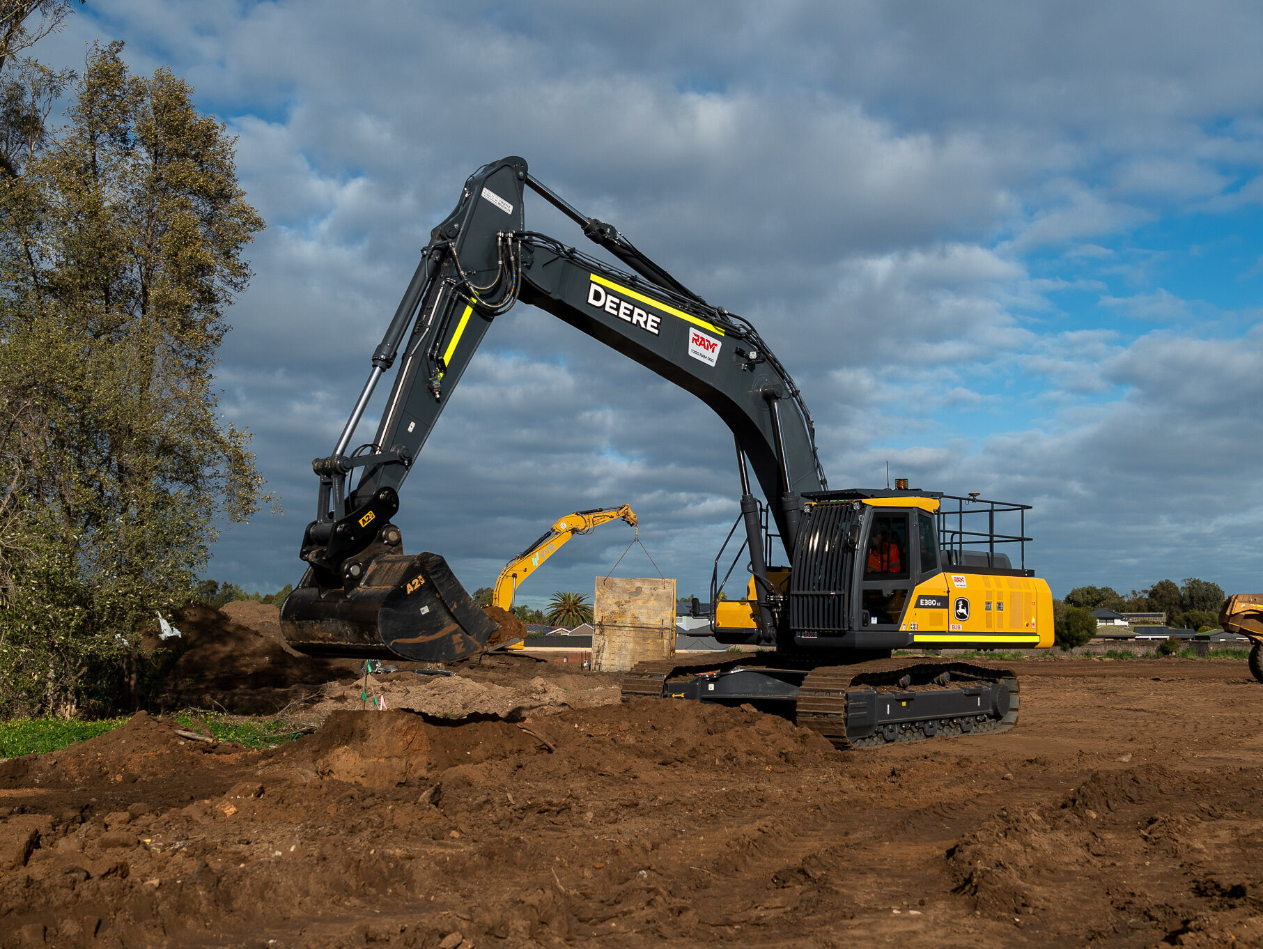 JD_E380_RAM-01-08-25-SOCIAL-31 (5) John Deere Excavator (38T)