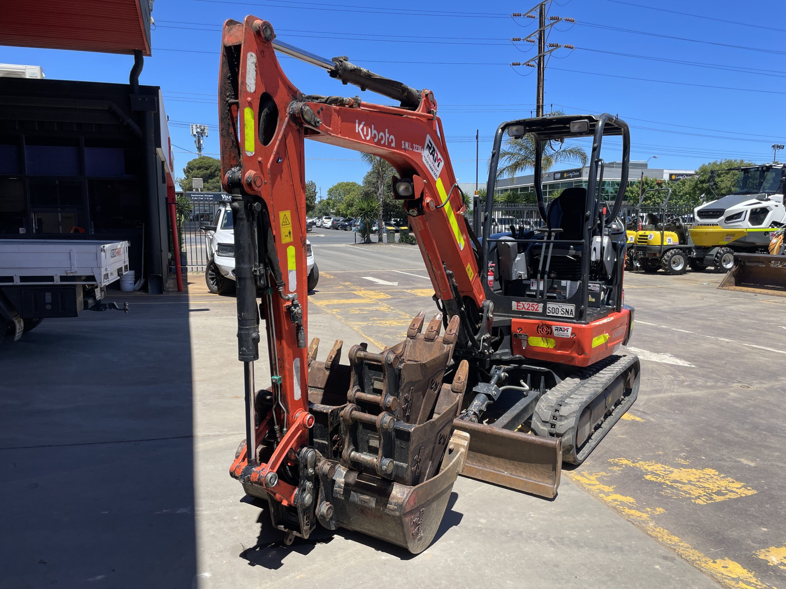 20251112_021618327_iOS 2022 Kubota KX033-4 Excavator (EX252)