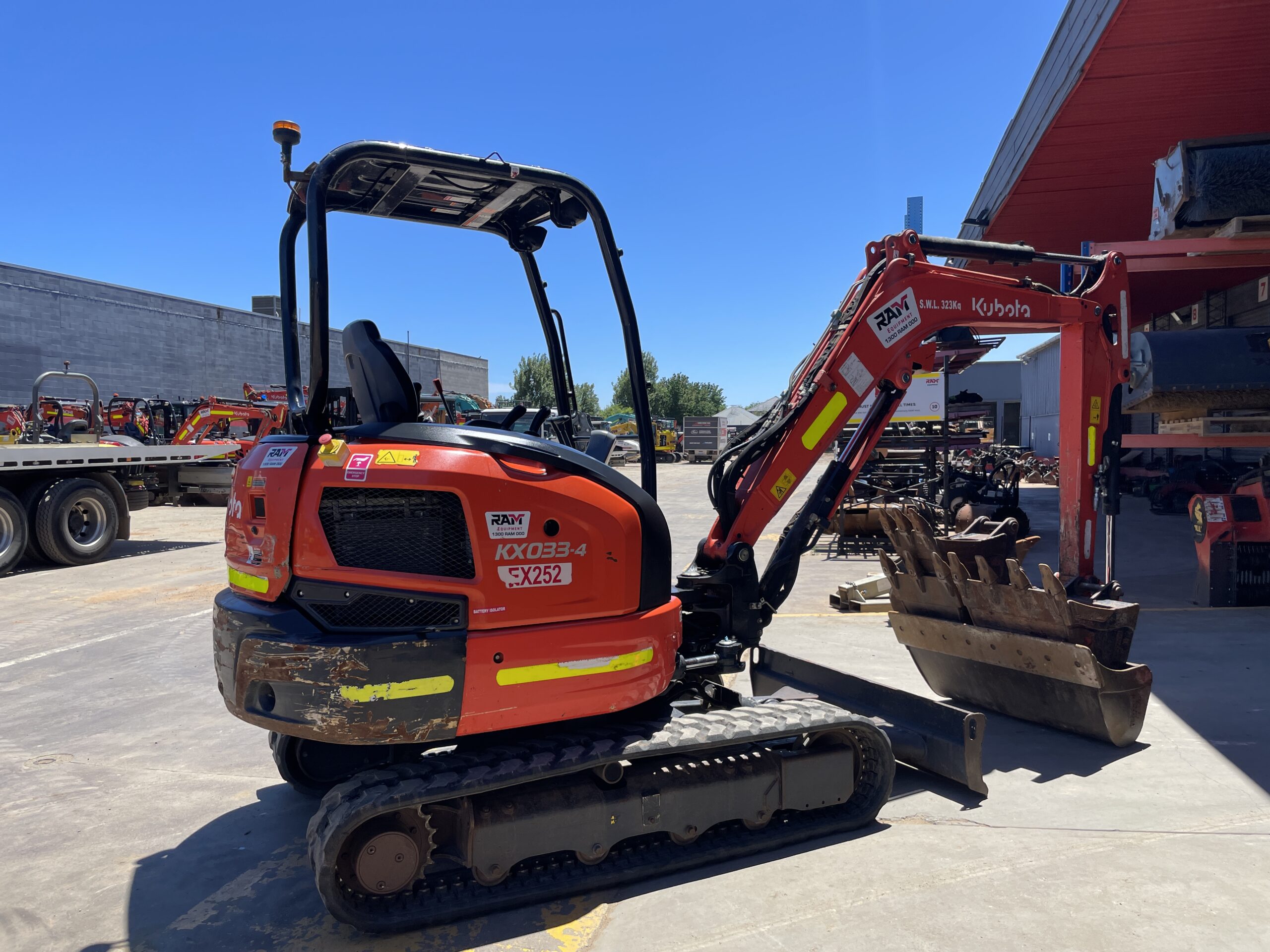 20251112_021641936_iOS 2022 Kubota KX033-4 Excavator (EX252)
