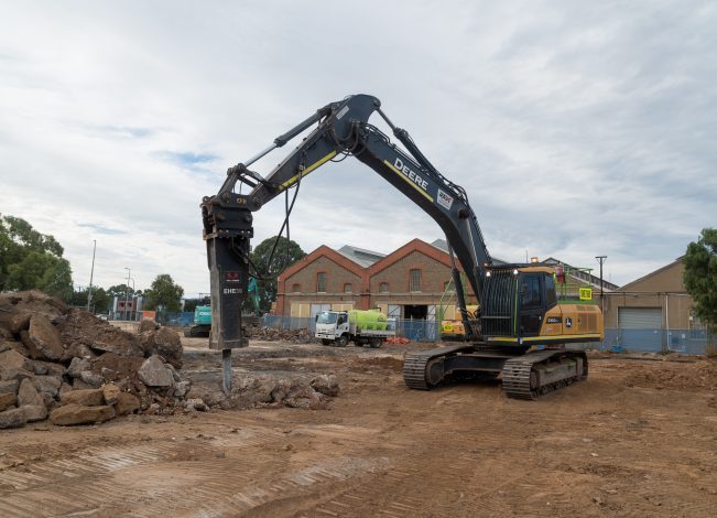 John Deere Excavator (33T)